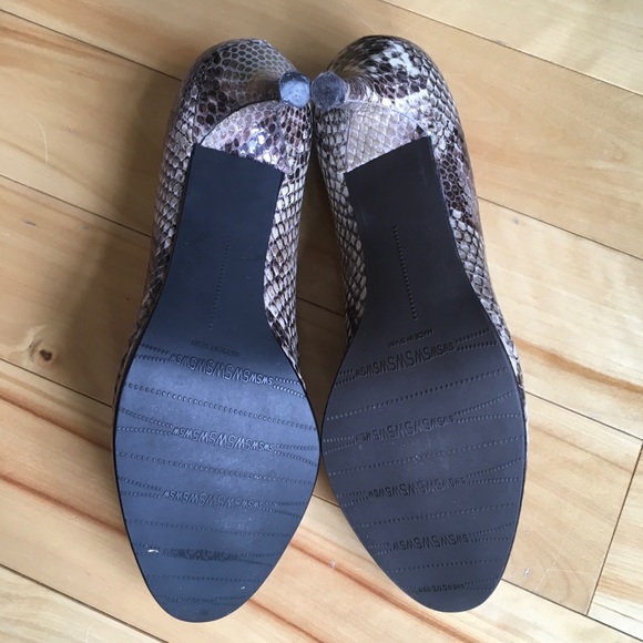 Stuart Weitzman Platform Pump - Picture 4 of 7